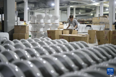 河北遷安:外貿企業訂單生產忙